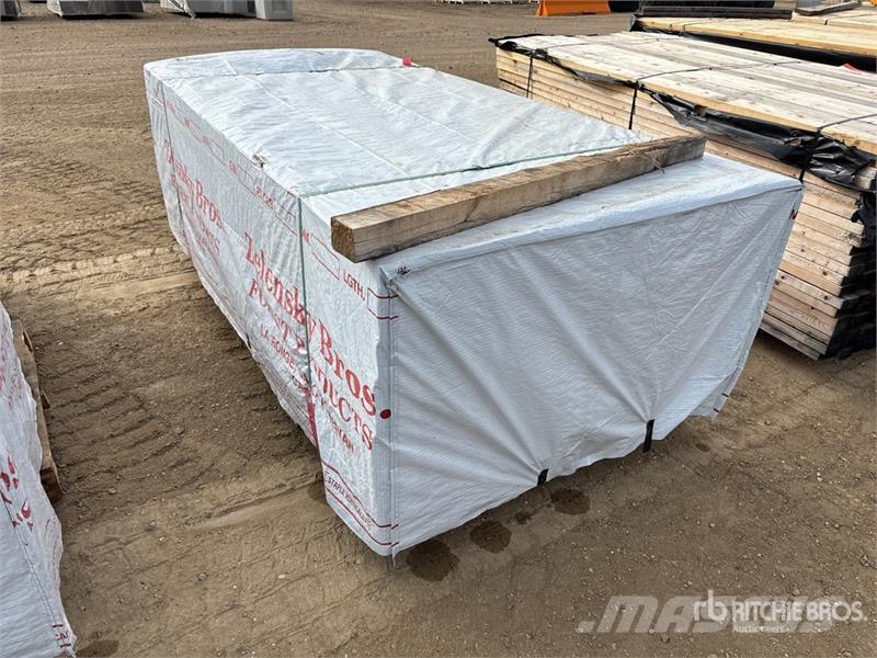 Quantity of (294) 2 x 4 x 8 ft Lumber Andre komponenter