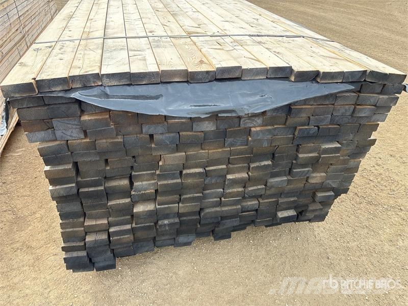 Quantity of (294) 2 x 4 x 14 ft Lumber Andre komponenter