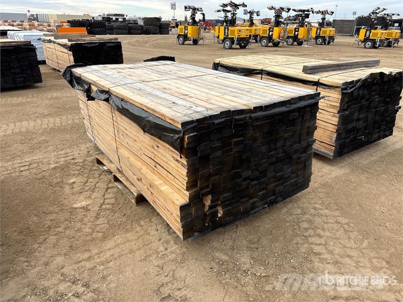 Quantity of (294) 2 x 4 x 8 ft #2 & BTR Lumber Andere Zubehörteile
