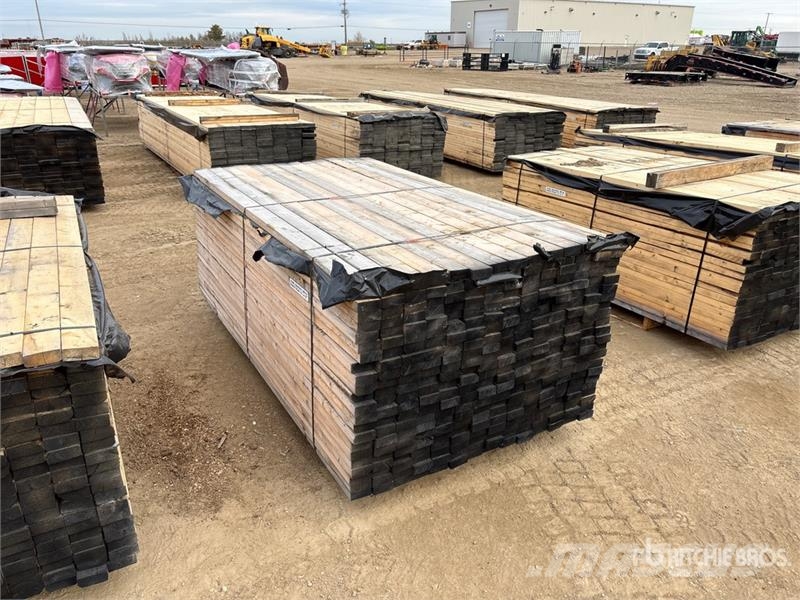 Quantity of (294) 2 x 4 x 8 ft #2 & BTR Lumber Andere Zubehörteile