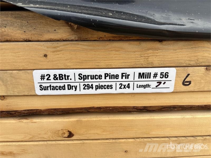 Quantity of (294) 2 x 4 x 7 ft #2 & BTR Lumber Andere Zubehörteile