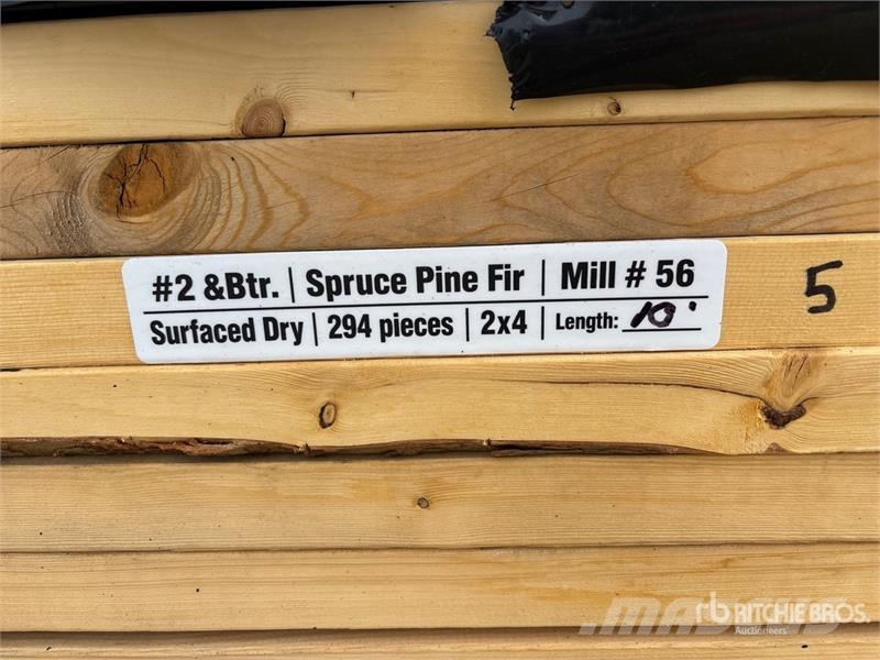 Quantity of (294) 2 x 4 x 10 ft Lumber Andre komponenter