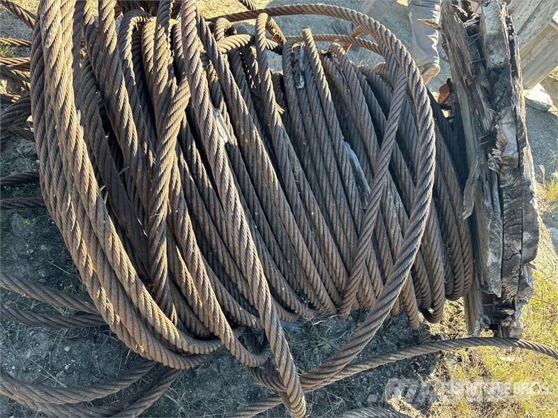  Quantity of (3) 1 1/8 in Cable Spool Būvniecība- Citi