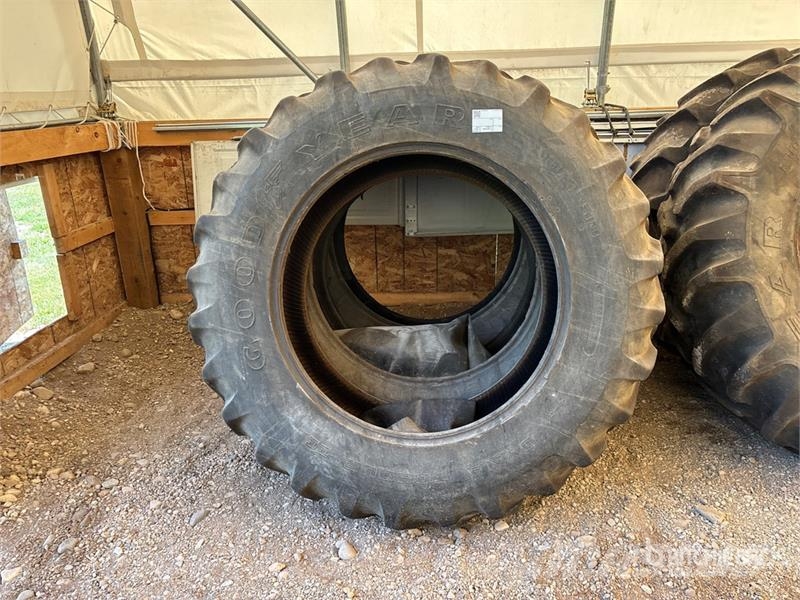 Quantity of (3) 18.4-38 Tires Opony, koła i felgi