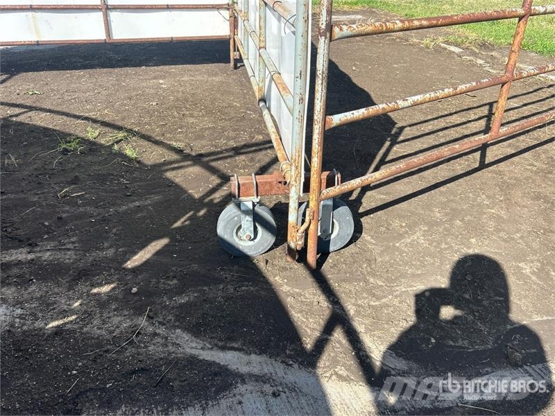 Quantity of (3) 2W Manufacturing 12 ft Livestock P Άλλα μηχανήματα κτηνοτροφίας και εξαρτήματα