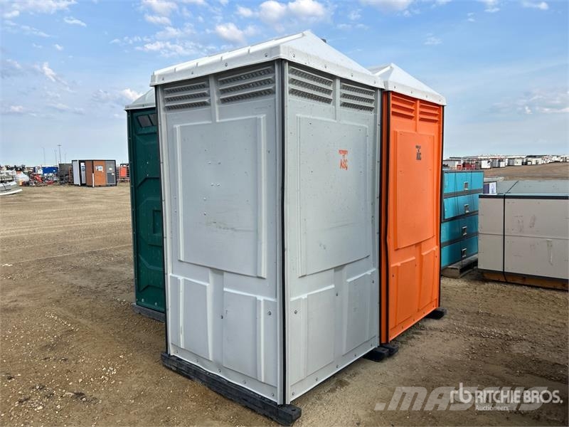  Quantity of (3) 3 ft 7 in x 3 ft 7 in Portable Toi Drugi deli