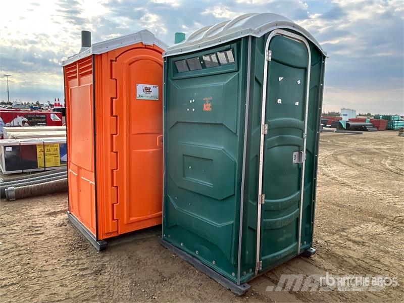  Quantity of (3) 3 ft 7 in x 3 ft 7 in Portable Toi Drugi deli