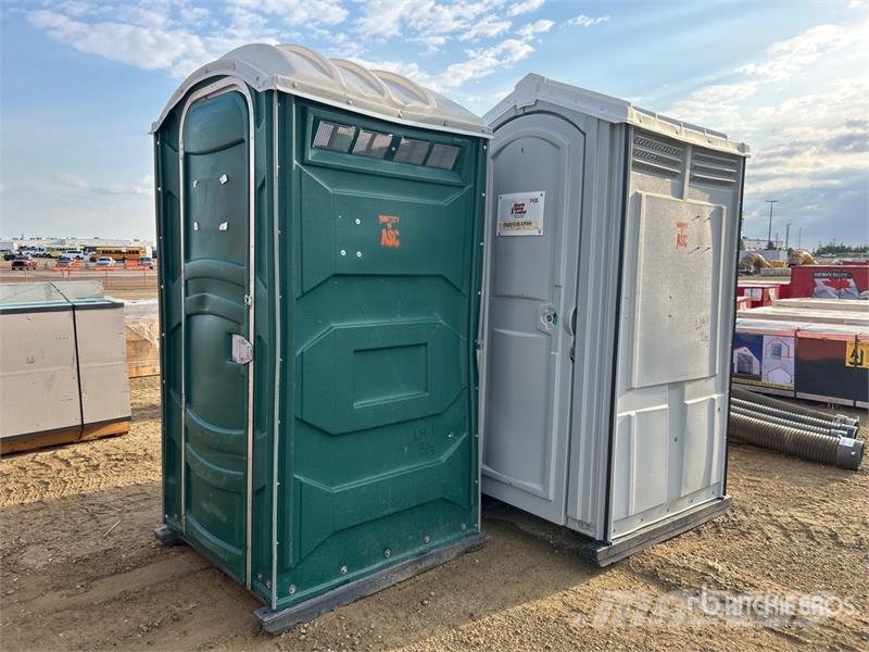 Quantity of (3) 3 ft 7 in x 3 ft 7 in Portable Toi Drugi deli