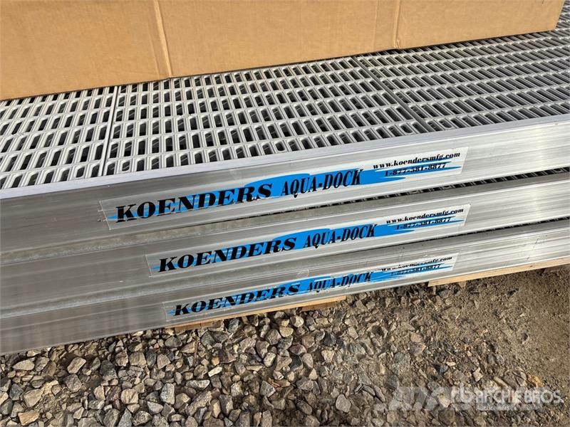 Quantity of (3) 4 ft X 10 ft Aluminum Dock Section Andere Zubehörteile