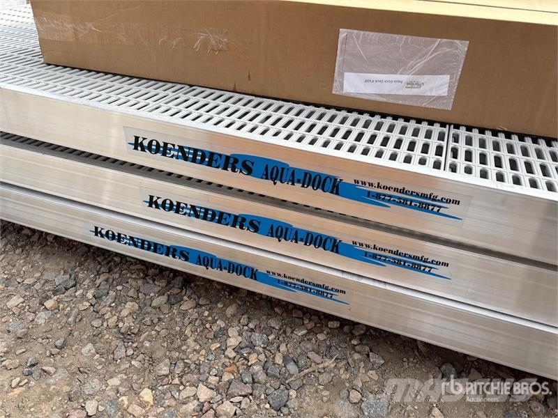 Quantity of (3) 4 ft X 10 ft Aluminum Dock Section Andere Zubehörteile