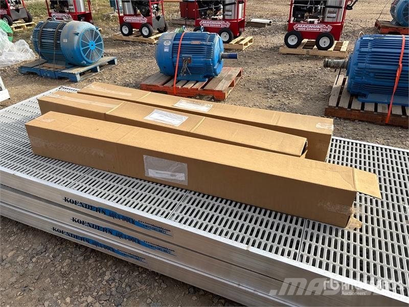 Quantity of (3) 4 ft X 10 ft Aluminum Dock Section Andere Zubehörteile