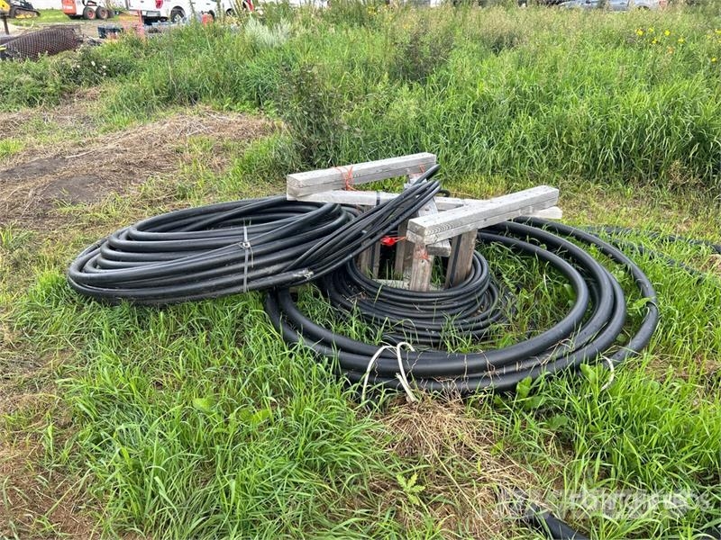 Quantity of 3/4 in - 2 in Utility Hoses Drugi deli