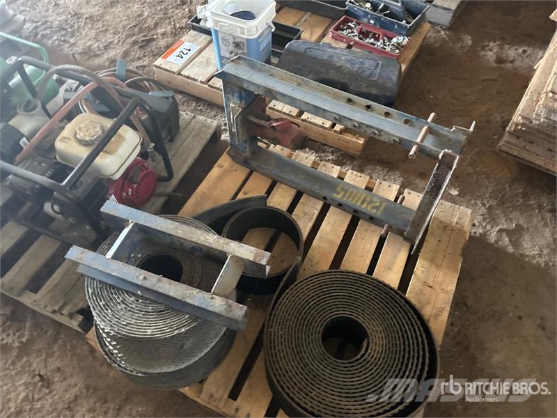 Quantity of (3) 7 in Baler Belts Ostatní komponenty