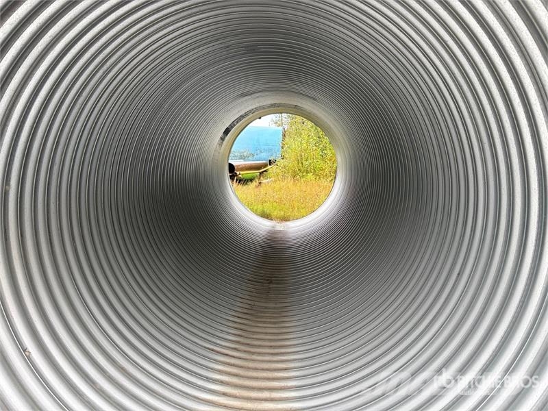 Quantity of (3) 8 ft Diameter Culverts with Couple Maszyny budowlane - Inne