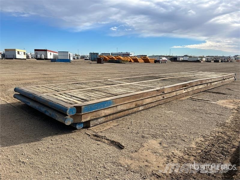 Quantity of (3) 8 ft x 40 ft Rig Mats Urbšanas iekārtu piederumi un rezerves daļas