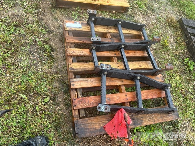  Quantity of (3) Access Steps - Fits Motor Grader Drugi deli