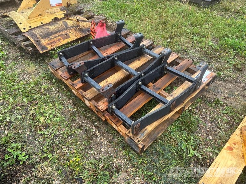  Quantity of (3) Access Steps - Fits Motor Grader Drugi deli