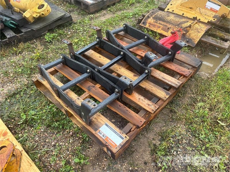  Quantity of (3) Access Steps - Fits Motor Grader Drugi deli