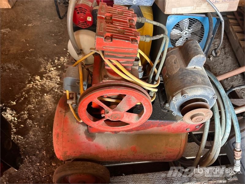 Quantity of (3) Air Compressor (Inoperable) Kiti naudoti statybos komponentai