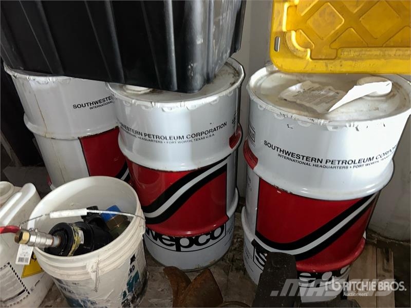  Quantity of (3) Barrels of Swepco 308 Diesel Engin Andre komponenter