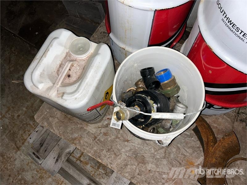  Quantity of (3) Barrels of Swepco 308 Diesel Engin Andre komponenter