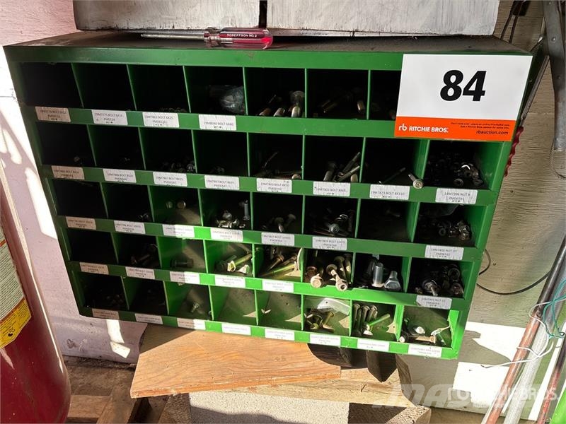 Quantity of (3) Bolt Bin Ostale komponente za građevinarstvo