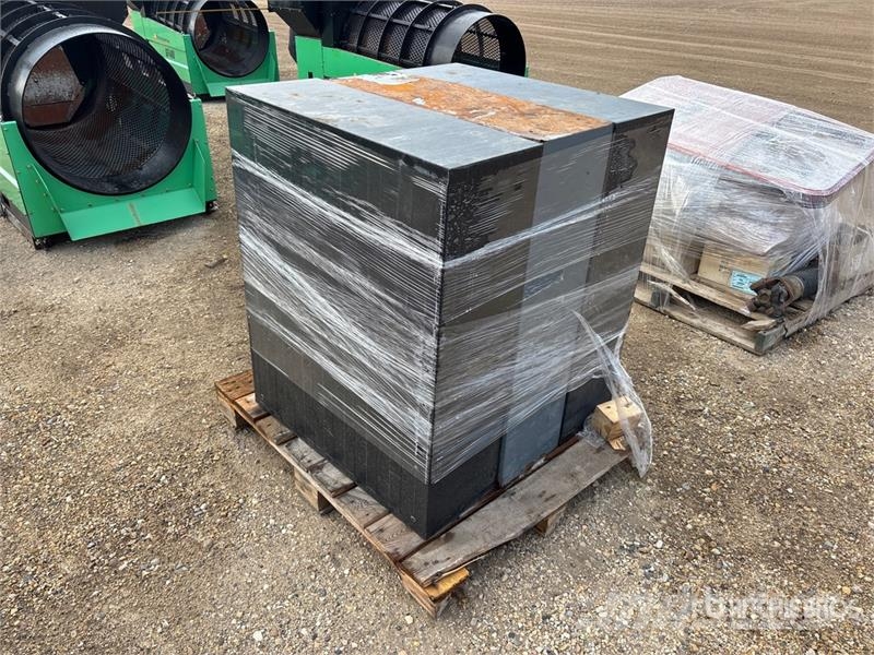 Quantity of (3) Bolt Bins Other components