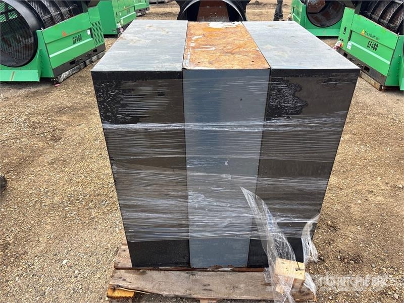 Quantity of (3) Bolt Bins Other components