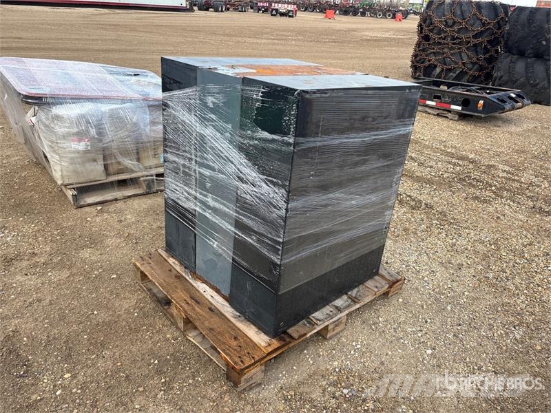 Quantity of (3) Bolt Bins Other components