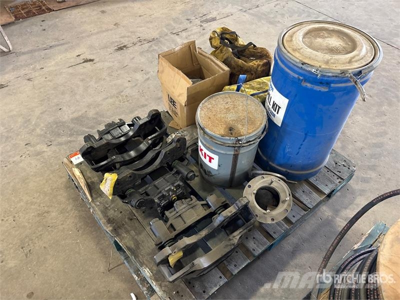 Quantity of (3) Brake Calipers Ostale kargo komponente