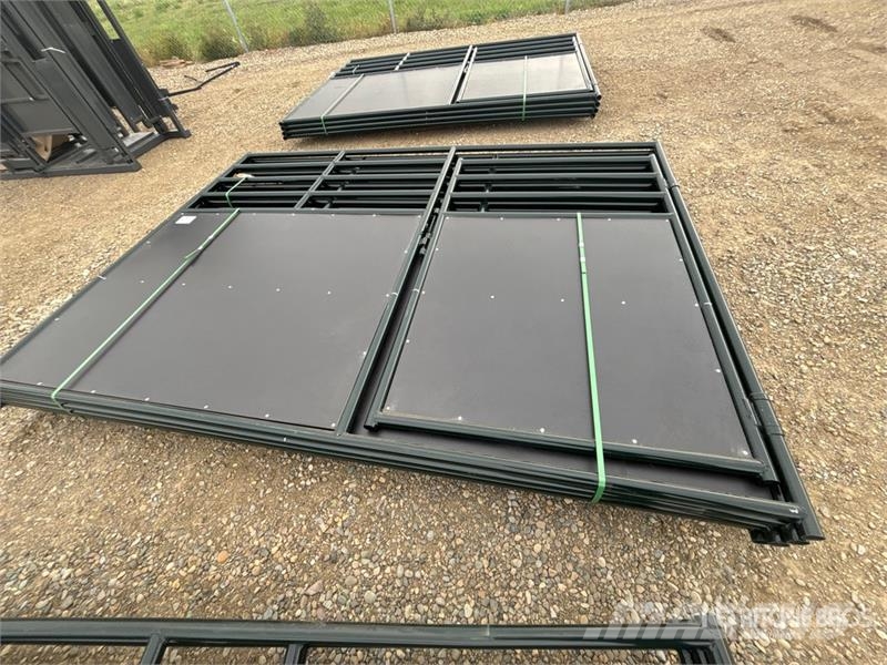  Quantity of (3)  BYT HRS627 Horse Stall Kit (Unuse Ostali stroji in oprema za živino