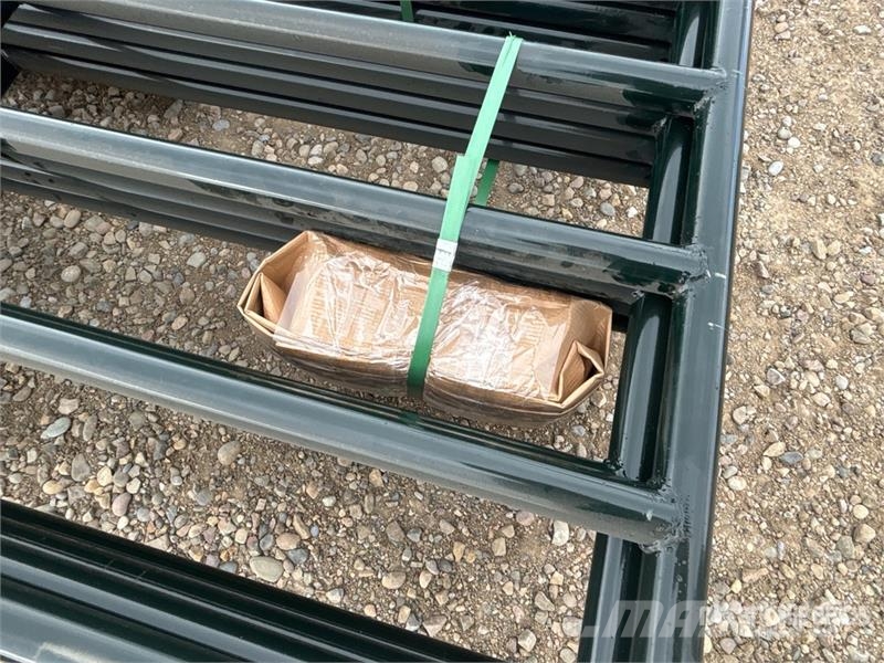  Quantity of (3)  BYT HRS627 Horse Stall Kit (Unuse Ostali stroji in oprema za živino
