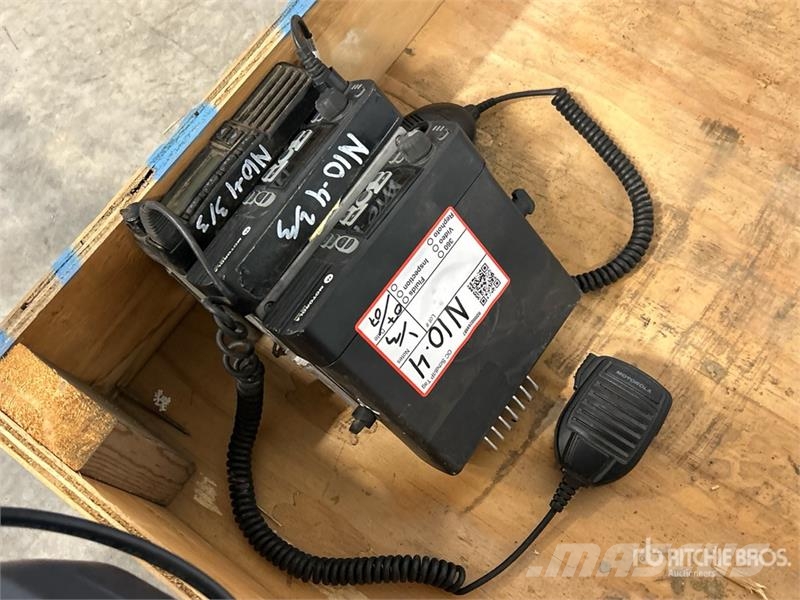  Quantity of (3) CB Radios Drugi deli