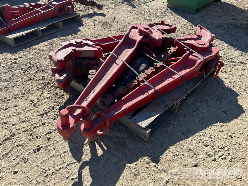  Quantity of (3) Chain Tongs Putkistonkäsittelylaitteet