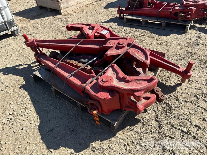  Quantity of (3) Chain Tongs Putkistonkäsittelylaitteet