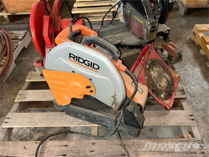 Quantity of (3) Chop Saws & (2) 10 in Blades Drugi deli