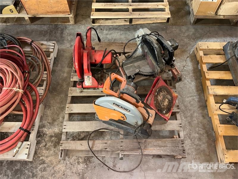 Quantity of (3) Chop Saws & (2) 10 in Blades Drugi deli