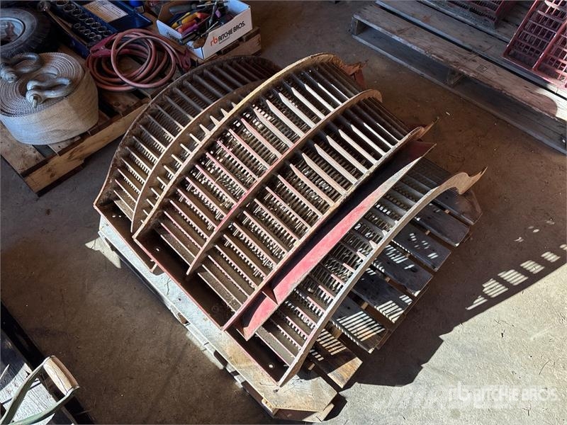  Quantity of (3) Combine Concave حصادات