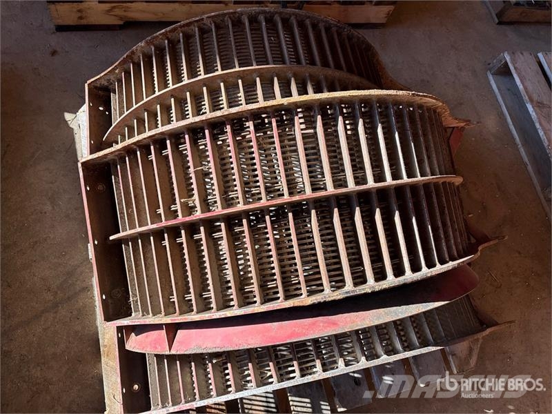  Quantity of (3) Combine Concave حصادات