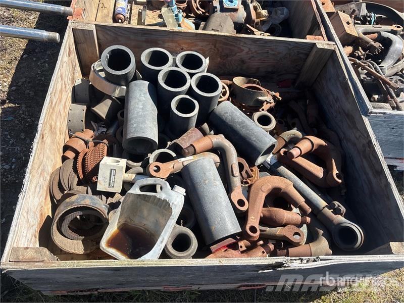 Quantity of (3) Crates of Miscellaneous Parts Drugi deli