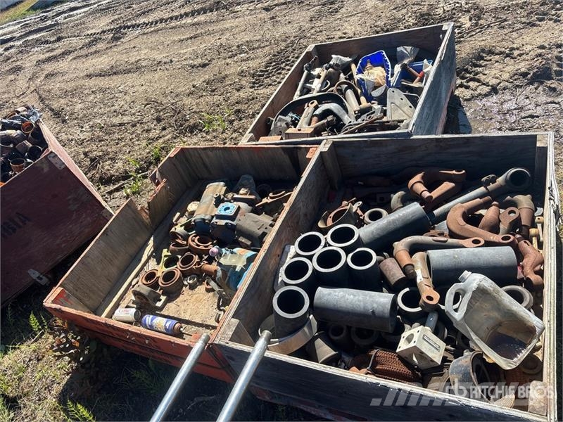 Quantity of (3) Crates of Miscellaneous Parts Drugi deli