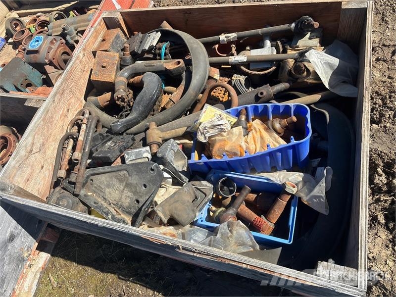 Quantity of (3) Crates of Miscellaneous Parts Drugi deli