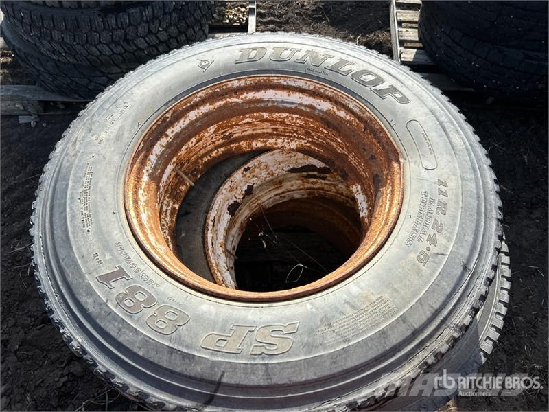 Quantity of (3) Dunlop 11R24.5 Tires Tyres, wheels and rims