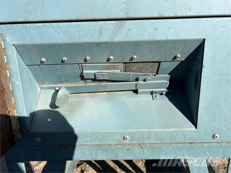 Quantity of (3) Electrode Stabilizing Oven/Flux Ho Muud põllumajandusmasinad