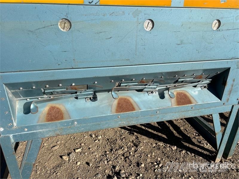Quantity of (3) Electrode Stabilizing Oven/Flux Ho Muud põllumajandusmasinad