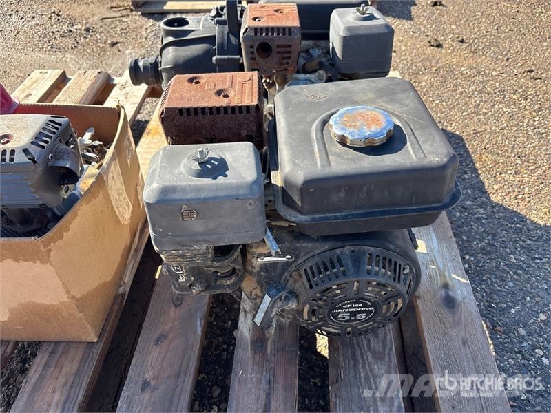 Quantity of (3) Engine Moteur
