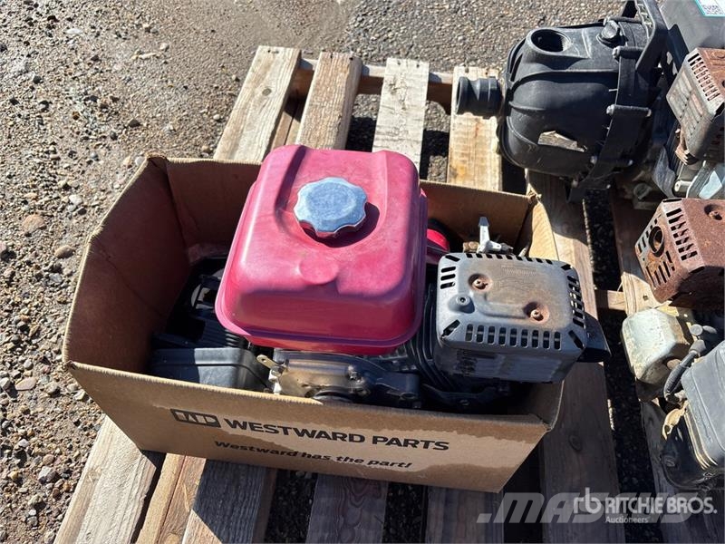Quantity of (3) Engine Moteur