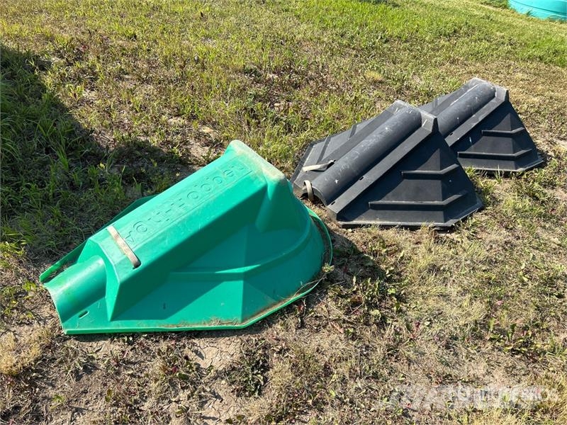  Quantity of (3) Grain Auger Hoppers Drugi deli
