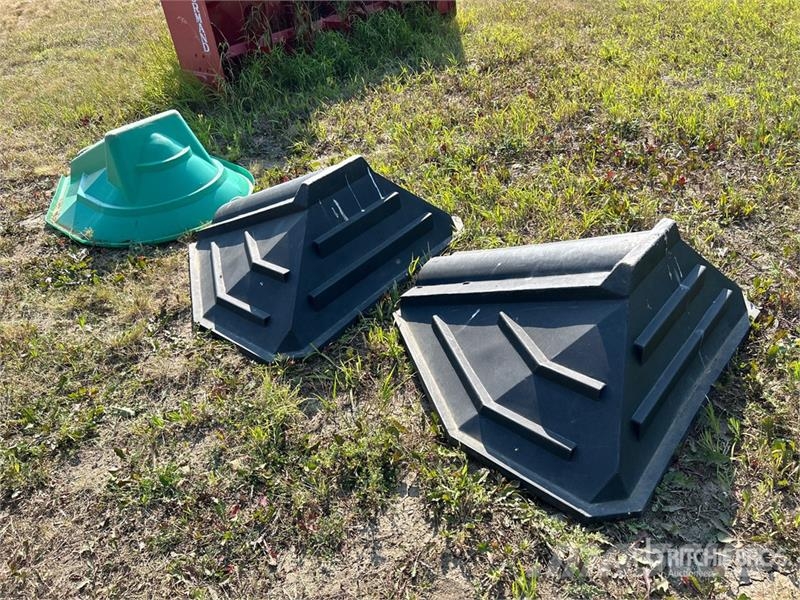  Quantity of (3) Grain Auger Hoppers Drugi deli