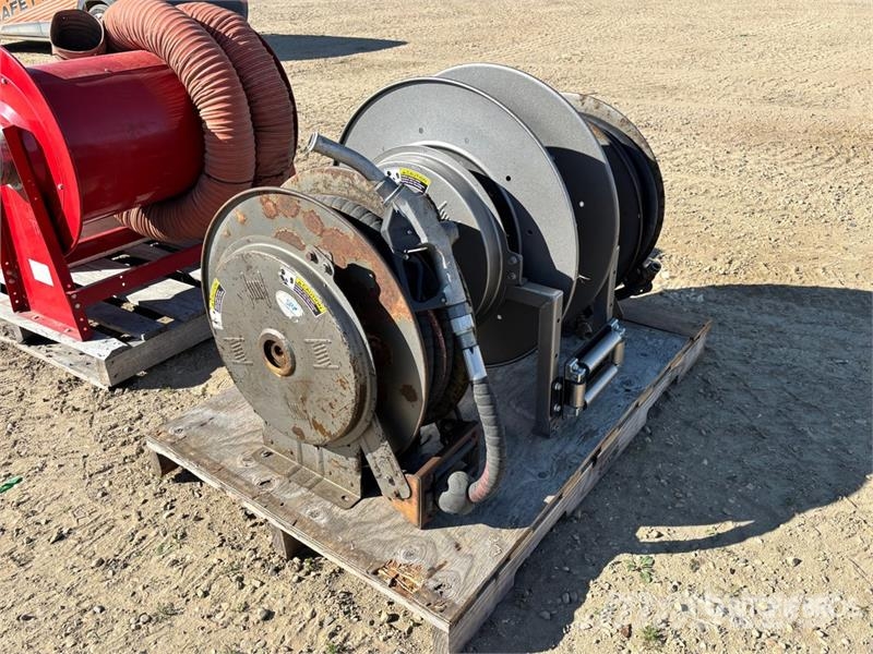 Quantity of (3) Hanway Retractable Fuel Hose Reels Sonstige Baumaschinen